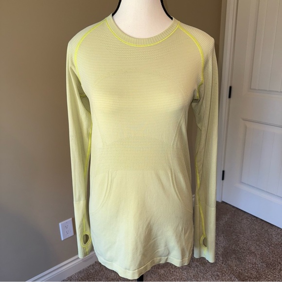 Lululemon Swiftly Tech Shirt Long-sleeve Tee Yellow Women's Size 8 - Picture 3 of 11